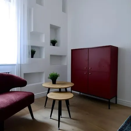 Premium By Hi5- Anker Budapest