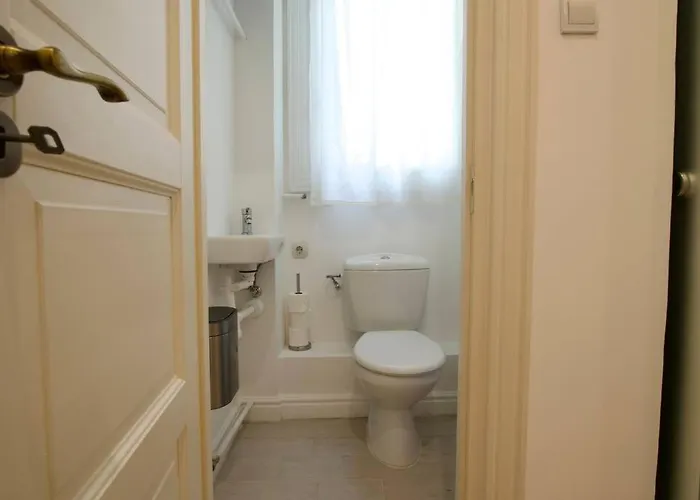 Premium By Hi5- Anker Budapest
