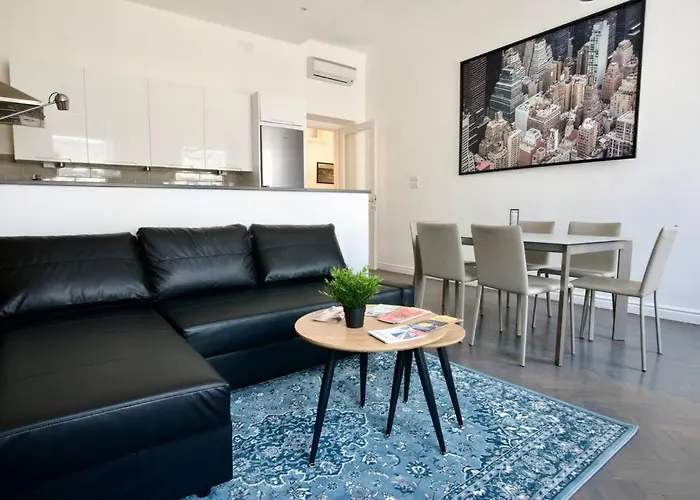 Premium By Hi5- Anker Budapest